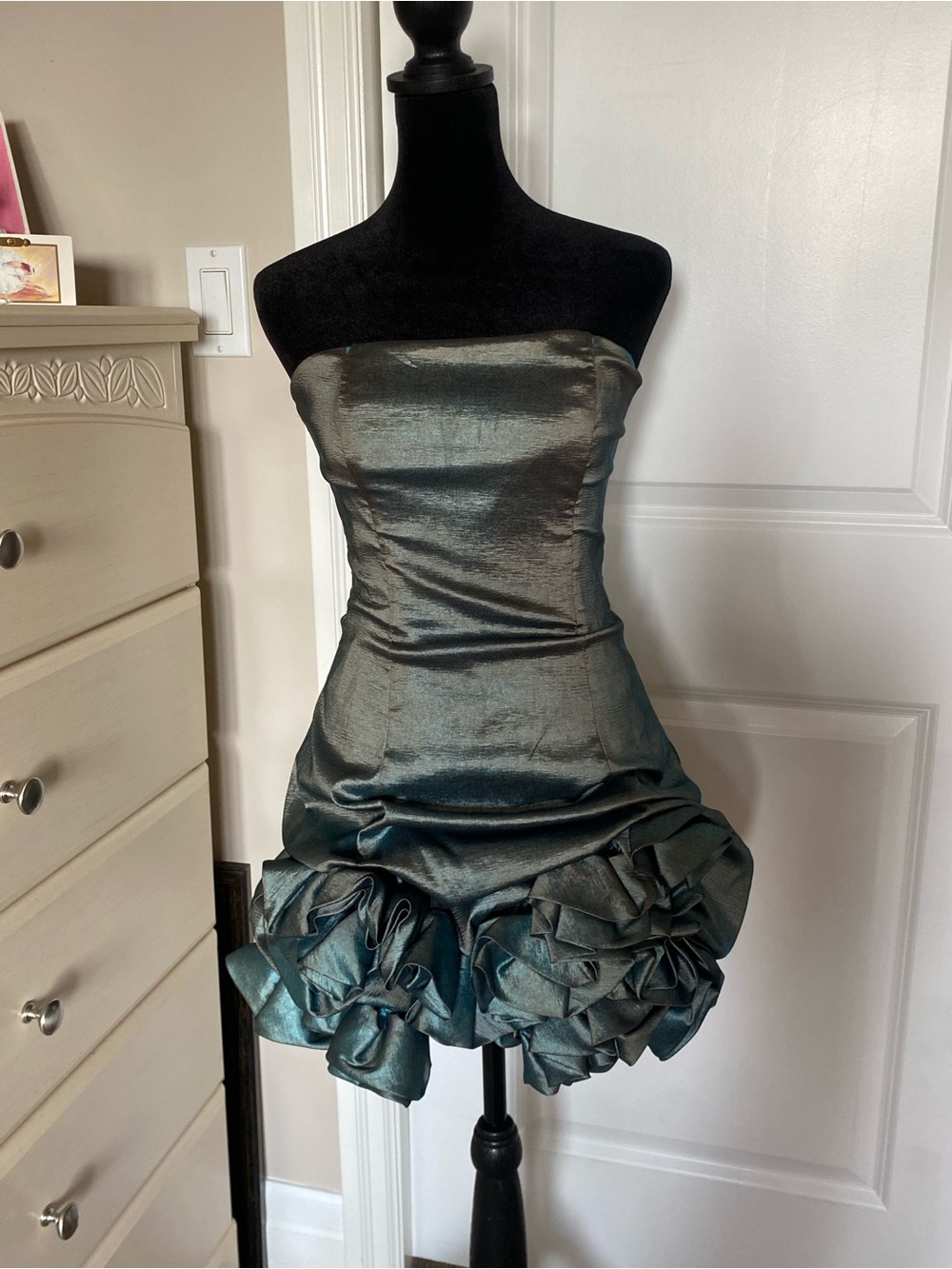 2000s/2010s Jessica McClintock Iridescent Teal Strapless Rosette Cocktail Dress